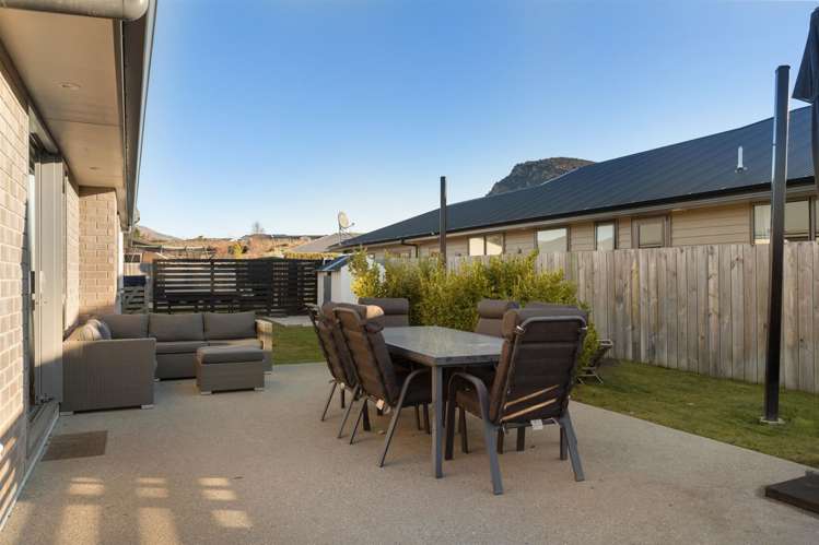 2 Kingfisher Crescent Albert Town_13