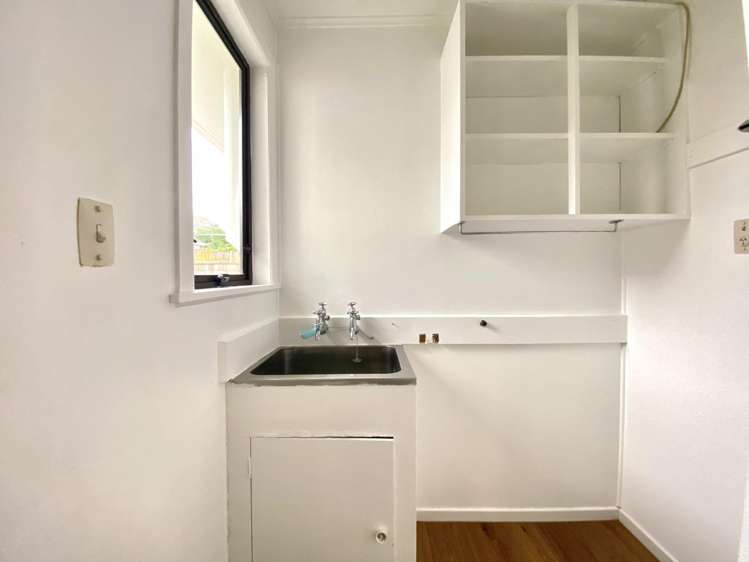 8 Whittle Place 1733_13