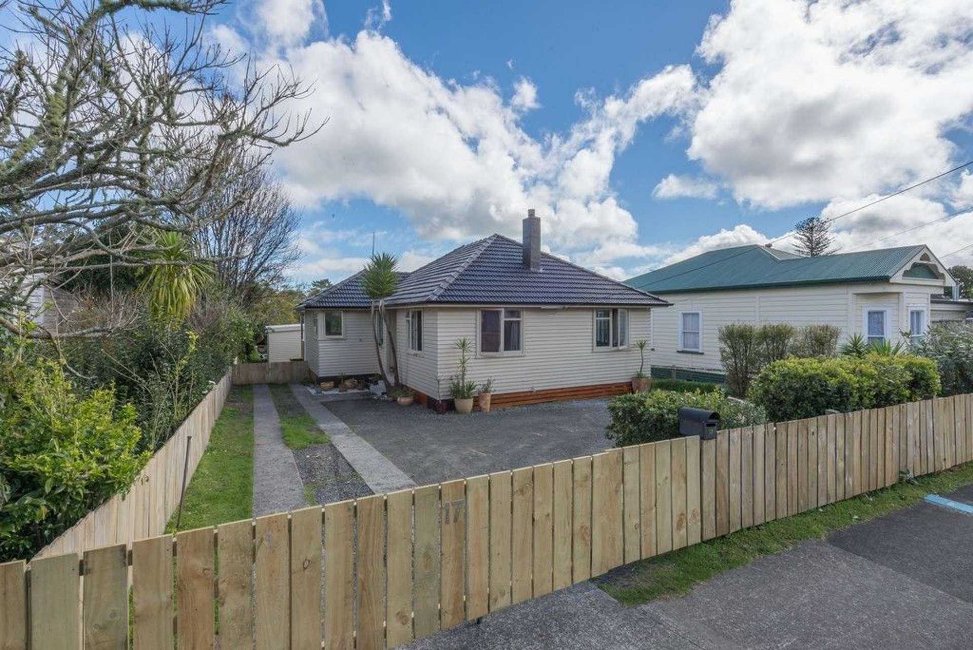 17 Kowhai Street Helensville_0