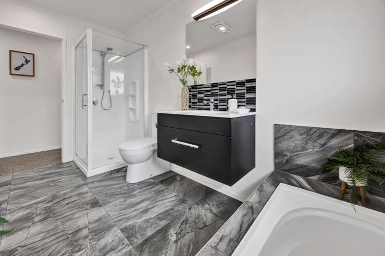 34b Honeyfield Drive Whalers Gate_42