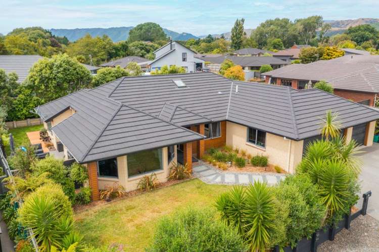 8 Otupoa Way Paraparaumu_1