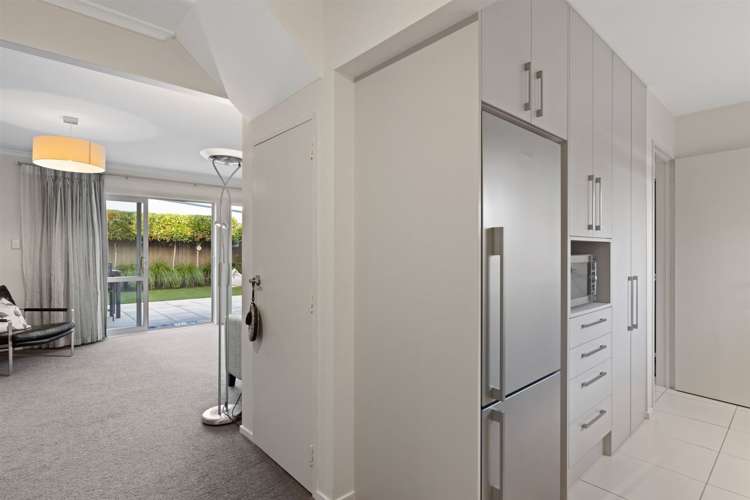 3/71 Office Road Merivale_5