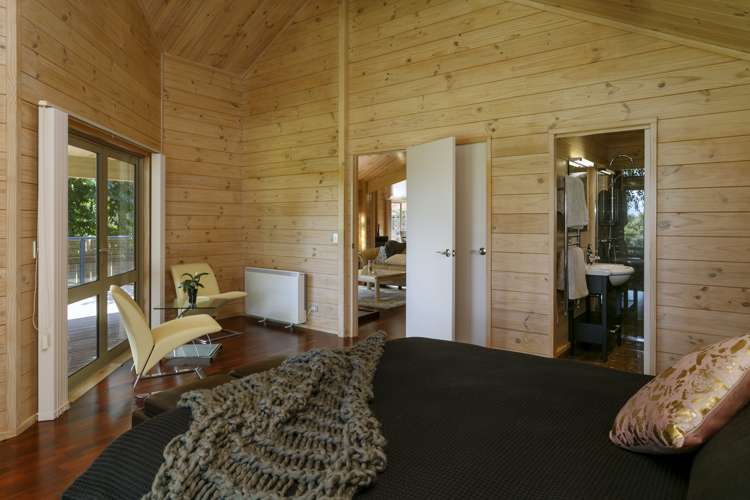 152 State Highway One Waitahanui_14