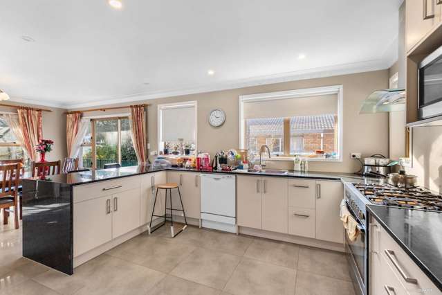 2 Whiteacres Drive Sunnyhills_2