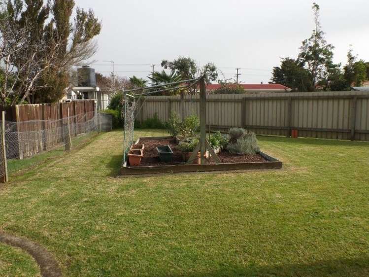 100 Laurie Lane Thames_23