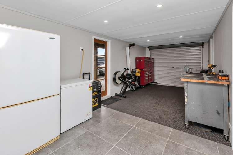 40 Memorial Drive Parahaki_16