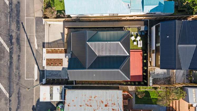 68 Derwent Street Island Bay_24