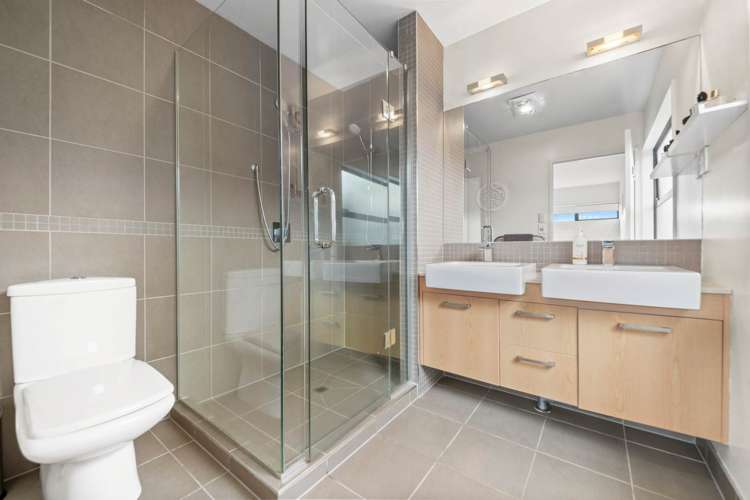 52 Intrepid Crescent Beachlands_18