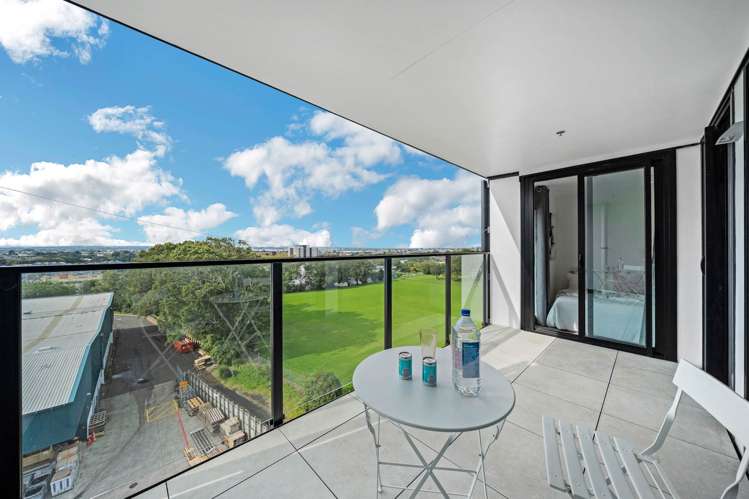 502/12 Barrack Road Mt Wellington_9