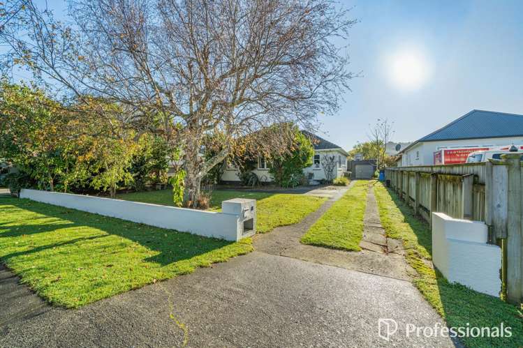 18 Burden Avenue Wainuiomata_22