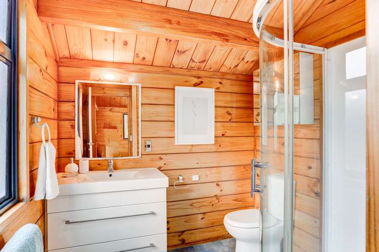 12 Pickwick Road Otamatea_16