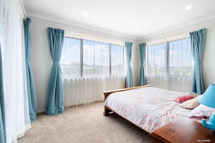 2 Floyd Road Riverhead_12