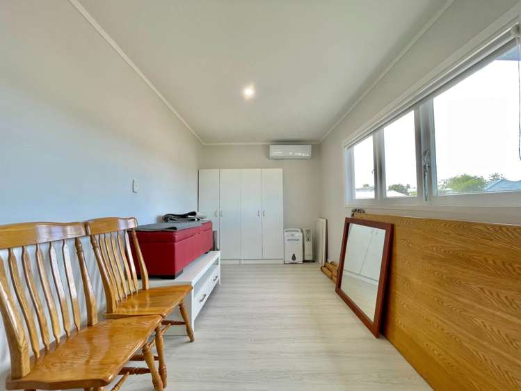 13 Reid Road New Lynn_15