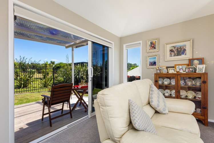 18 Pleasant Way Matakatia_8