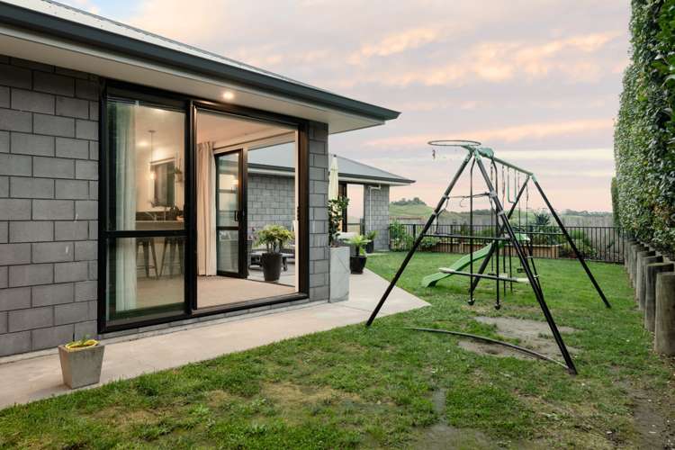 205 Ballintoy Park Drive Welcome Bay_21