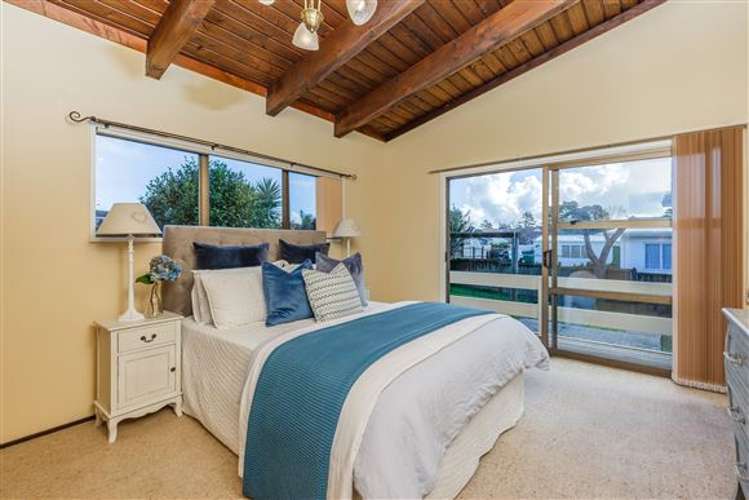 7 Moor Park Wattle Downs_15