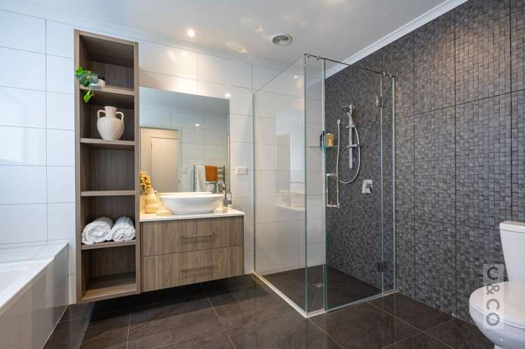 19 Riverhead Point Drive Riverhead_43