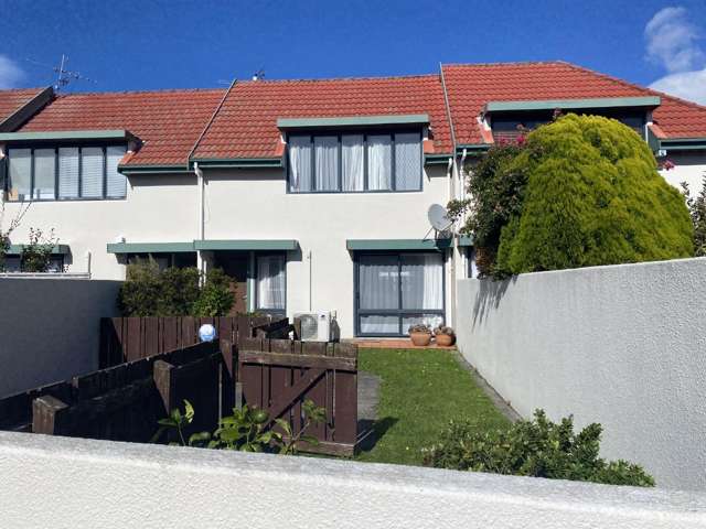 2 bedroom townhouse in Avalon