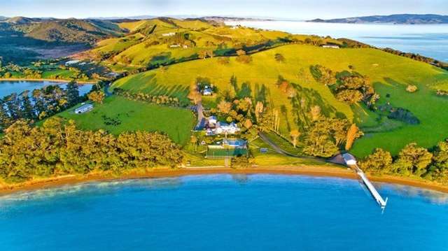 341 Gordons Road Waiheke Island_1