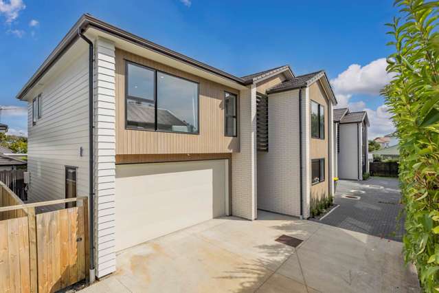Urgent Sale! Ellerslie Excellence Awaits!