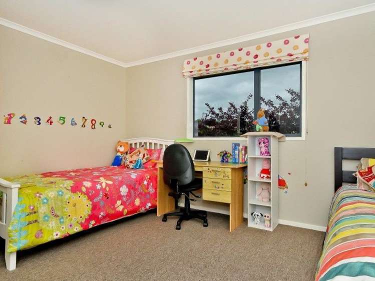 48 Somerton Drive Huntington_12