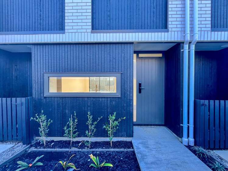 6/30 Crowther Street 1644_13