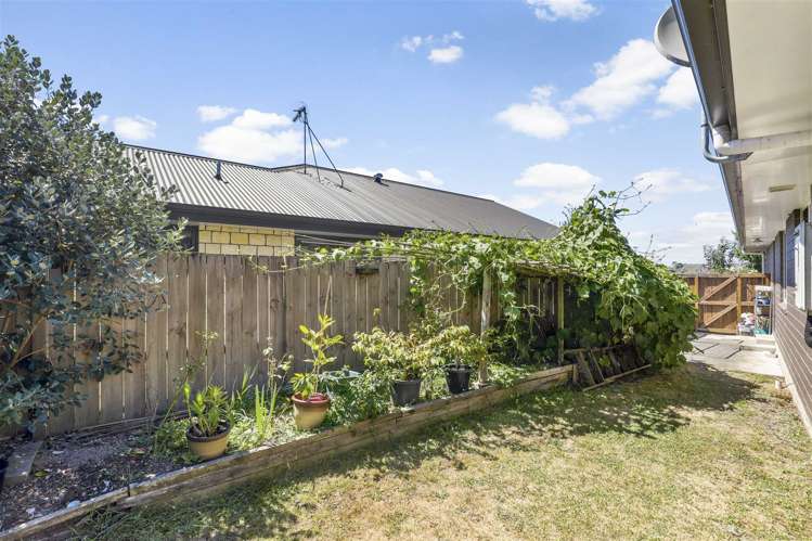 64 Farnborough Drive Grandview Heights_17