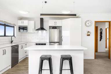 1 Orewa Heights Crescent_3