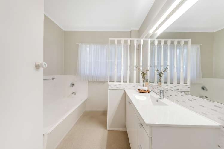 8 Pleasant Place Mellons Bay_19