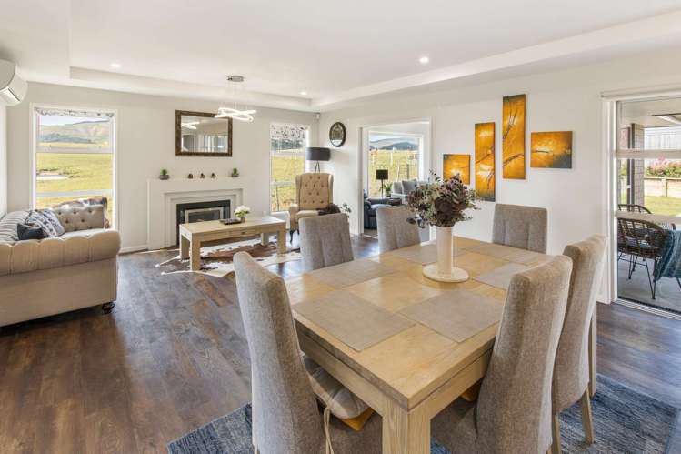 206 Pacific Drive Fitzherbert_7