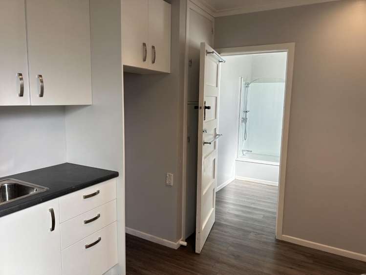 17 Halls Road 11185_9