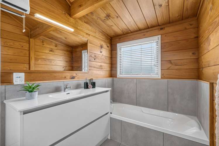14 Parfitt Place Ngatea_12