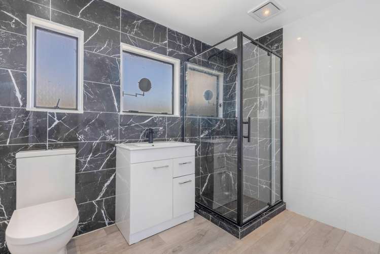 1/8 Volta Place Clendon Park_6