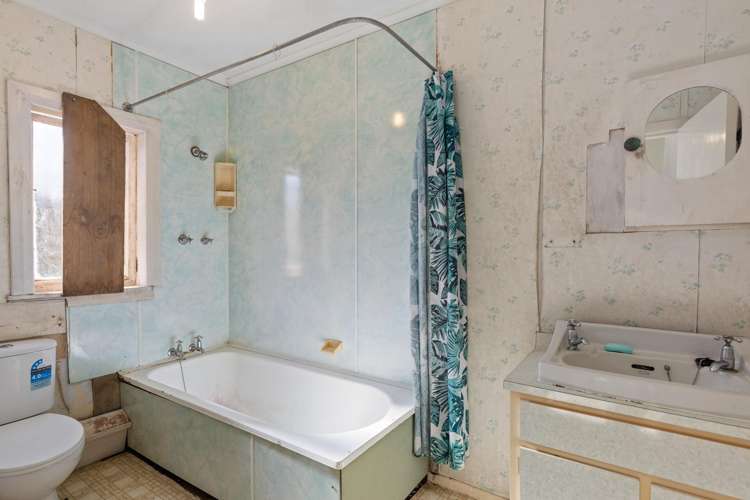 15 Happy Valley Road Owhiro Bay_15