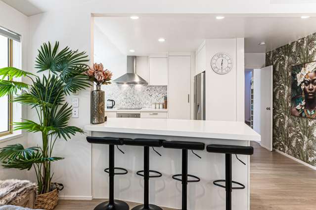 484 Beach Road Murrays Bay_4
