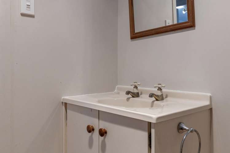 50 Taupo View Road Central_13