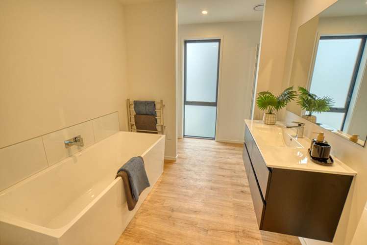 61 Ashley Drive Paroa_16