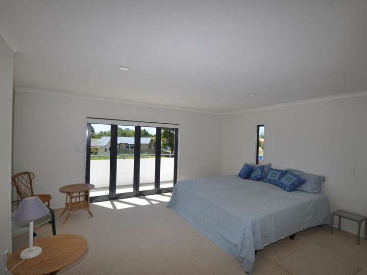 110 The Yardarm Pauanui_9