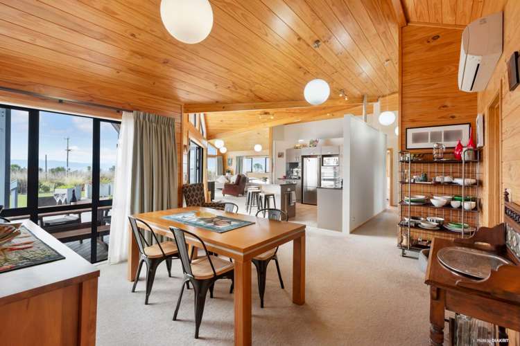 1357 East Coast Road Whakatiwai_5