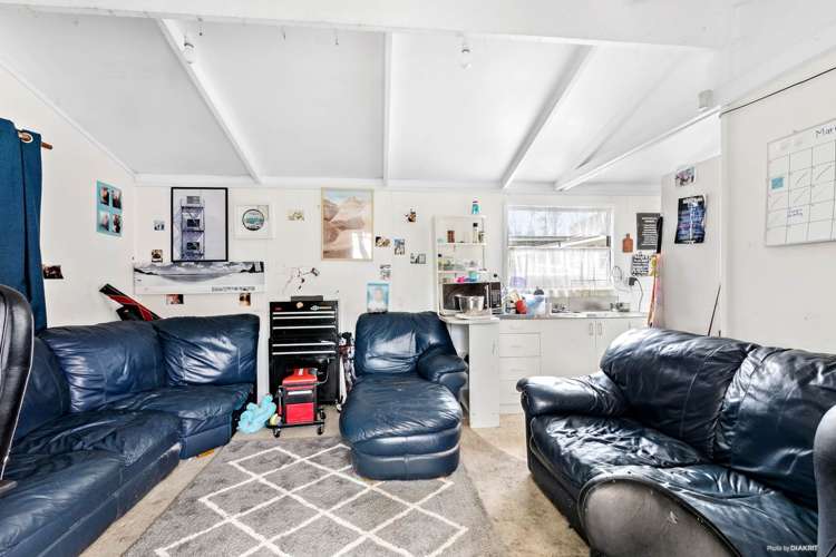 65 Routley Drive Glen Eden_11