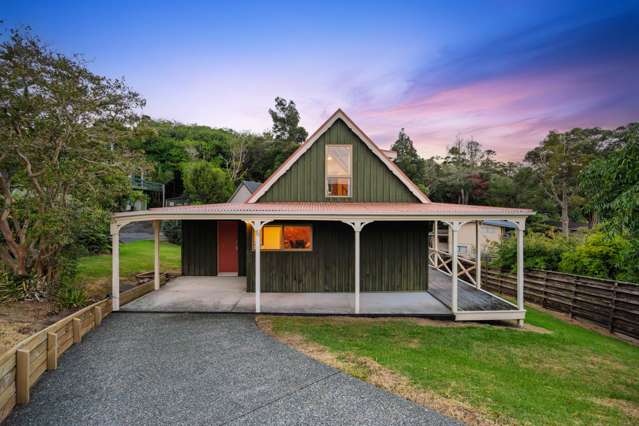 Charming Character Cottage By The Bay