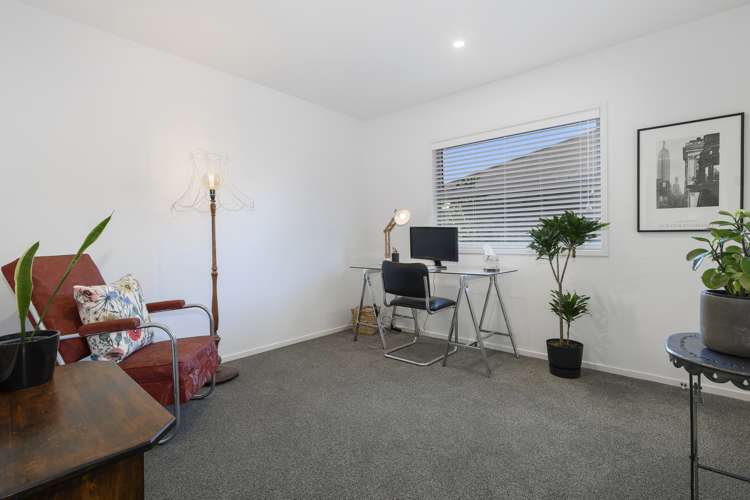 6 Kahuparere Crescent Pyes Pa_18