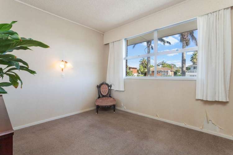 2 Wakeling Avenue Te Atatu South_13