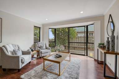 26 Black Teal Close_3