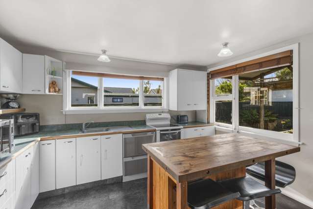 83 Wildberry Street Woolston_2