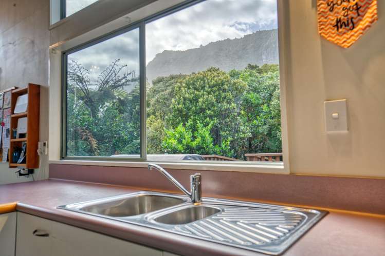 6 Ross Place Te Miko_9