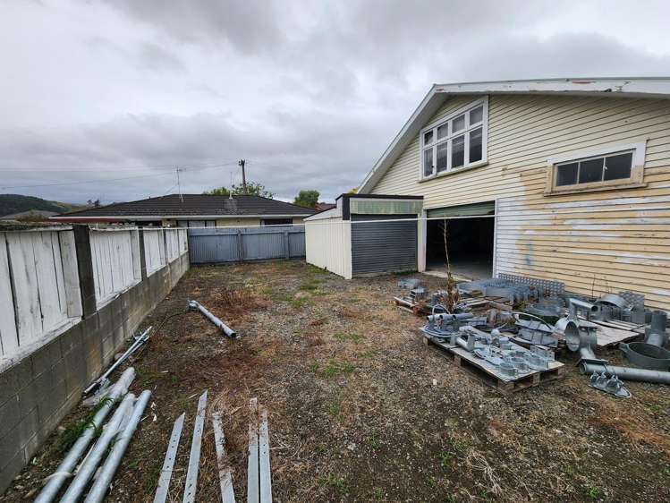 Whole Building/10 Tararua Street Trentham_7