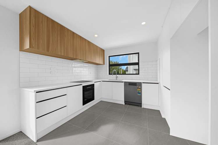 15A Holland Avenue Point England_4