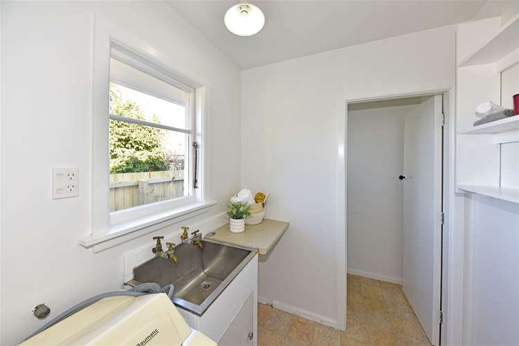 23 Trafford Street Harewood_16