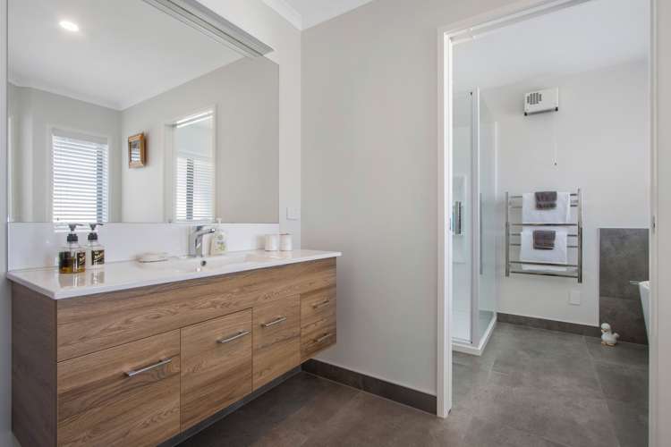 53 Arran Drive Aongatete_15